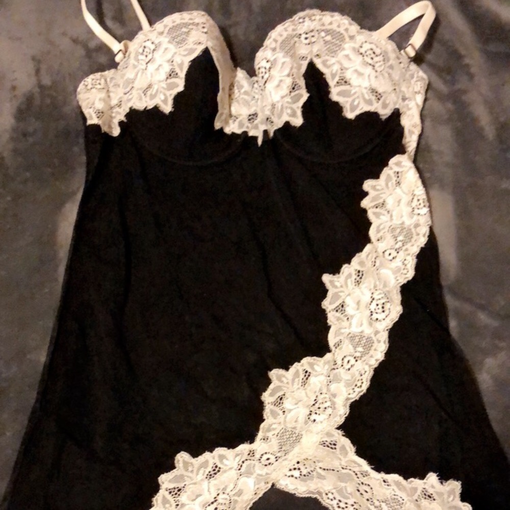 Chemise with lace detail